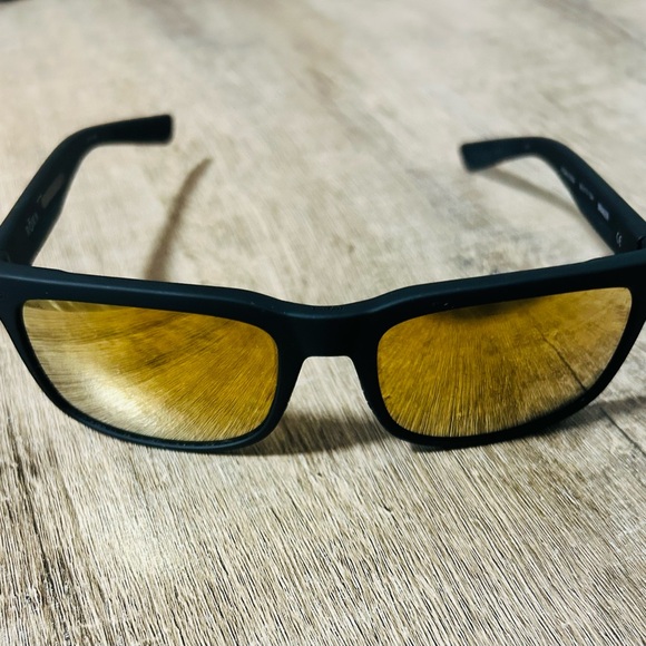 Roka Braker

Black and Gold Sunglasses with Rectangular Frame and Vibrant Lenses - Picture 2 of 5
